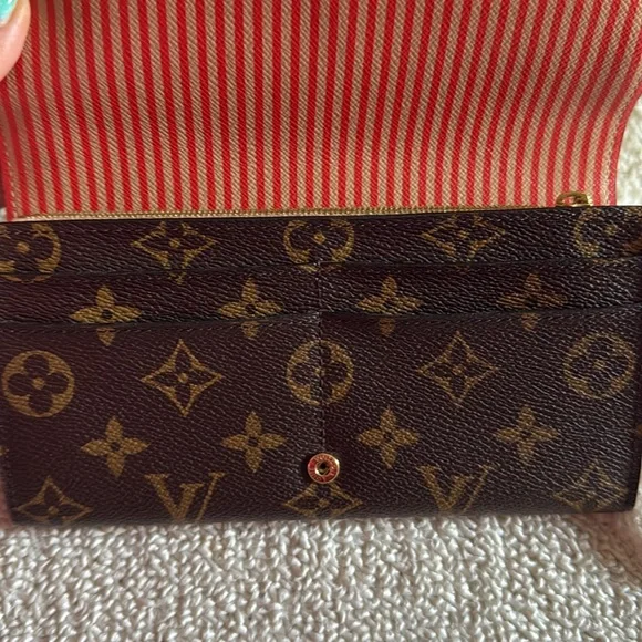 Louis Vuitton Monogram Canvas Inventeur Trunks & Lock Sarah Wallet - Picture 12 of 14